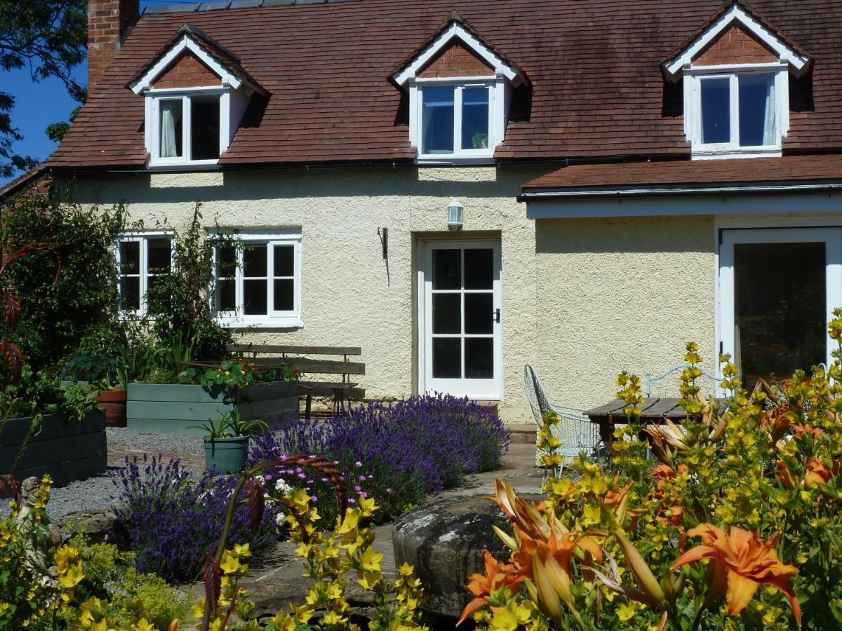 The Lodge, At Orchard Cottage Much Marcle Exterior photo